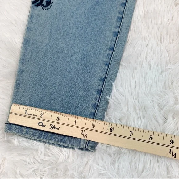 A.Z.I mid rise back floral embroidered blue jeans light wash - Picture 2 of 11